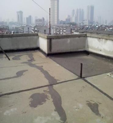 齐齐哈尔漏水维修 楼顶漏水是什么原因，楼顶漏水维修方法是什么?